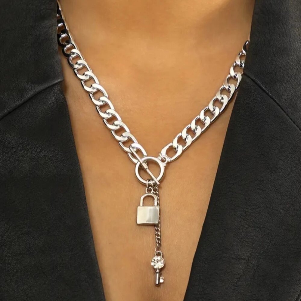 Fashionable Women's Silver Lock Key Chain Pendant Necklaces